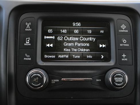 Used 2018 Jeep Cherokee Latitude w/ Altitude Package image 23