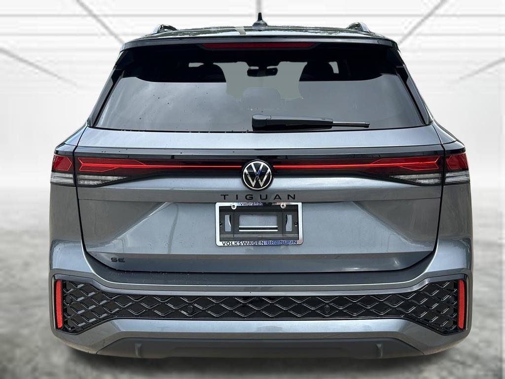 New 2026 Volkswagen Tiguan SE R-Line FWD image 5