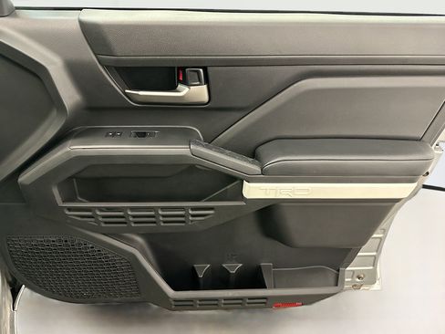 Used 2024 Toyota Tacoma TRD Off-Road image 33