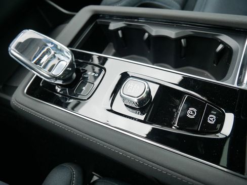 New 2025 Volvo XC90 B6 Ultra w/ Protection Package image 9