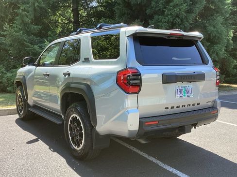 Certified 2025 Toyota 4Runner TRD Off-Road AWD/4WD image 11