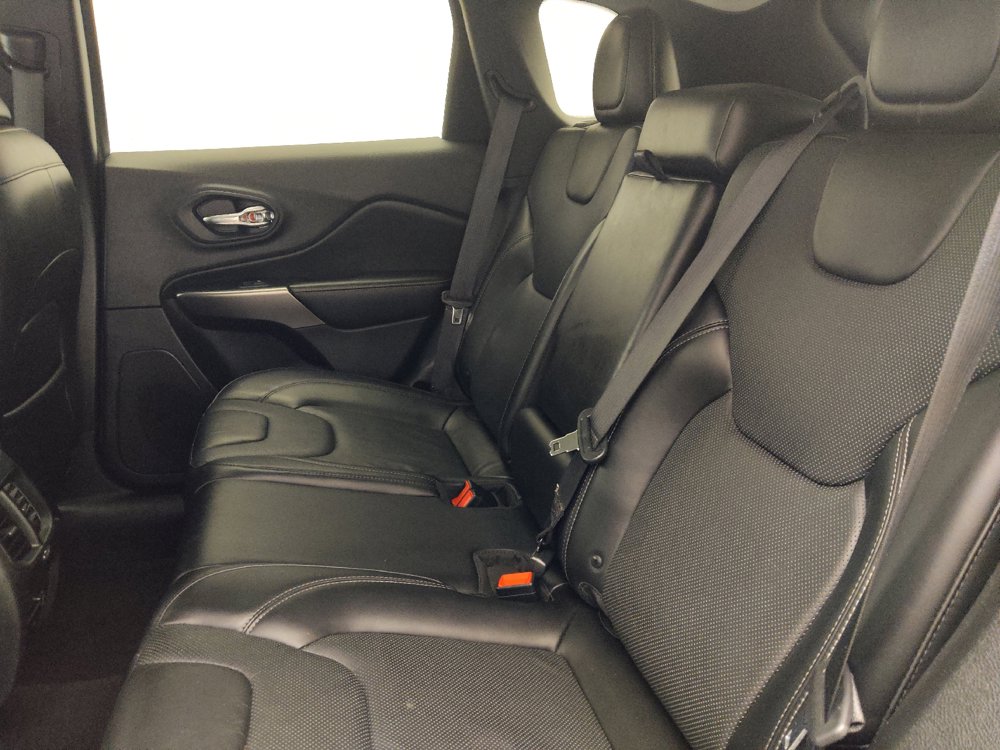 Used 2019 Jeep Cherokee Limited FWD image 18