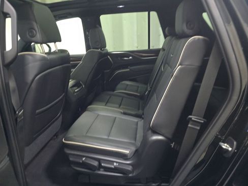 Used 2021 Cadillac Escalade Premium Luxury image 13