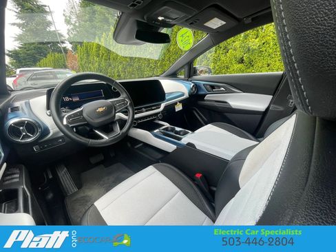 Used 2024 Chevrolet Equinox EV LT FWD image 36