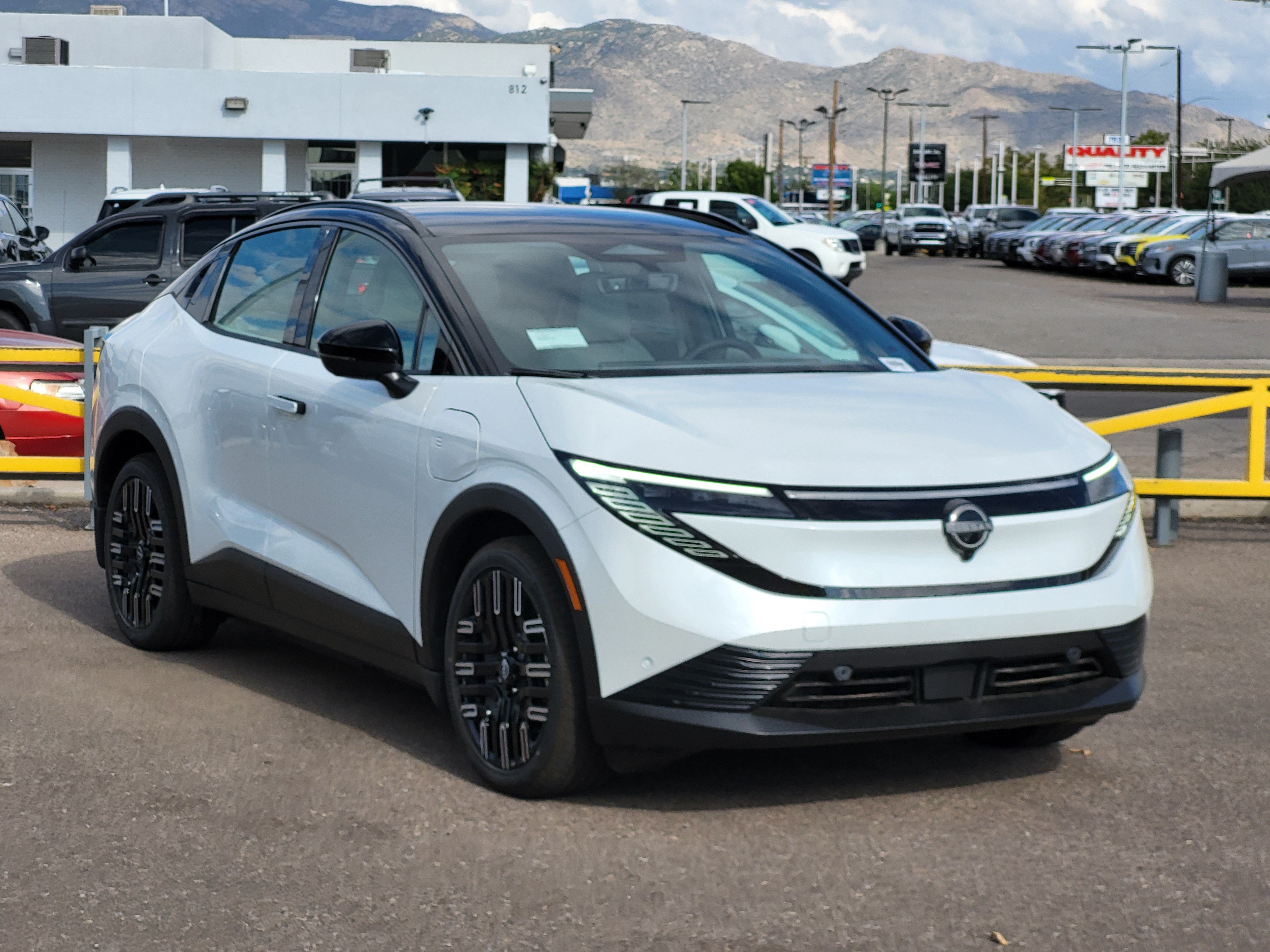 New 2026 Nissan Leaf Platinum+ w/ Cargo Package (Platinum+) FWD image 3