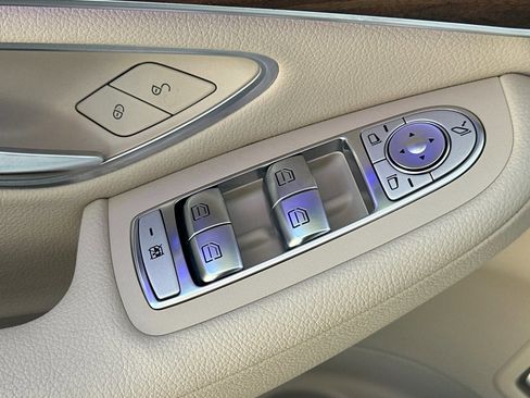 Used 2022 Mercedes-Benz GLC 300 4MATIC image 13