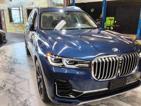 Used 2022 BMW X7 xDrive40i AWD/4WD image 1