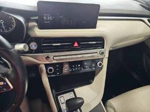 Used 2025 Genesis G70 2.5T AWD/4WD image 18