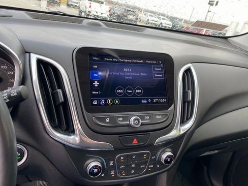 Used 2020 Chevrolet Equinox LT image 23