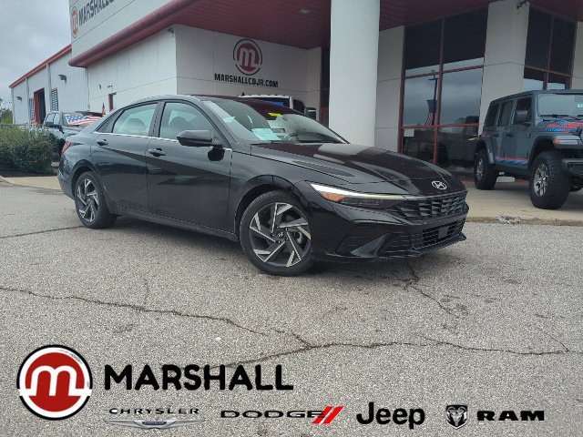 Used 2025 Hyundai Elantra SEL FWD image 1