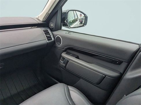 Used 2024 Land Rover Discovery S image 20