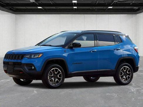 Certified 2025 Jeep Compass Trailhawk AWD/4WD image 1