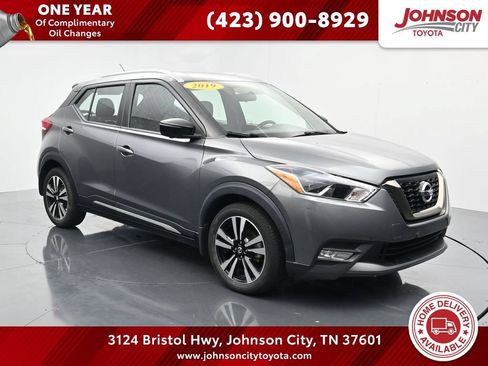 Used 2019 Nissan Kicks SR w/ SR Premium Package FWD image 1