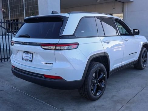 New 2025 Jeep Grand Cherokee Limited w/ Luxury Tech Group II image 4