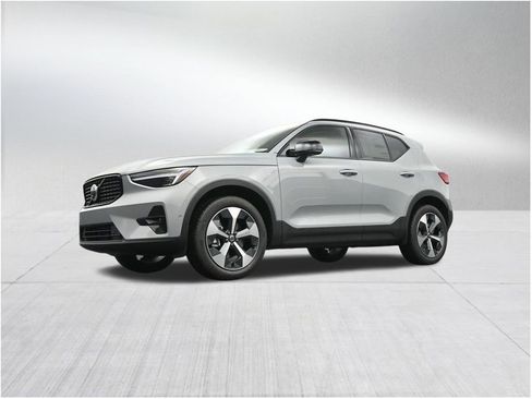 New 2026 Volvo XC40 B5 Plus AWD/4WD image 21