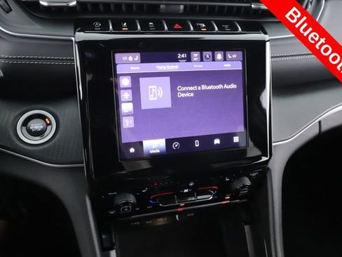 Used 2025 Jeep Grand Cherokee L Altitude AWD/4WD image 5