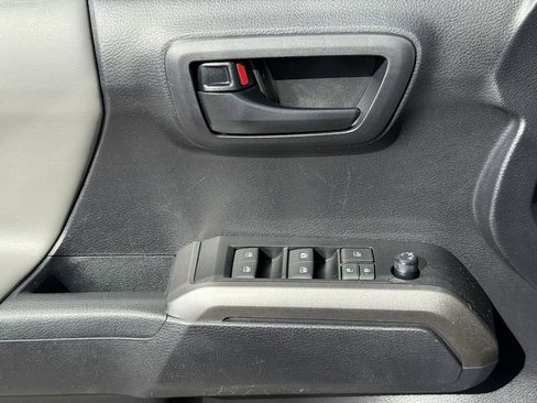 Used 2020 Toyota Tacoma SR5 image 22