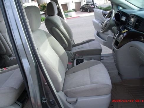 Used 2016 Nissan Quest SV image 8