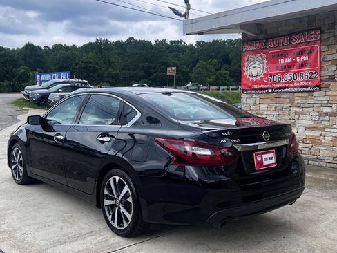 Used 2017 Nissan Altima 3.5 SR FWD image 4