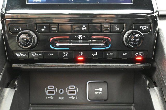 Used 2023 Jeep Grand Cherokee L Altitude AWD/4WD image 25