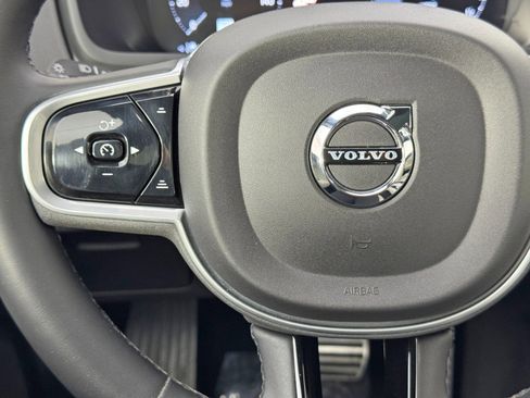 Used 2022 Volvo XC90 T8 R-Design w/ Advanced Package image 22