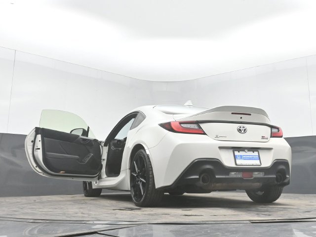 Used 2024 Toyota GR86 Premium w/ Performance Package RWD image 52