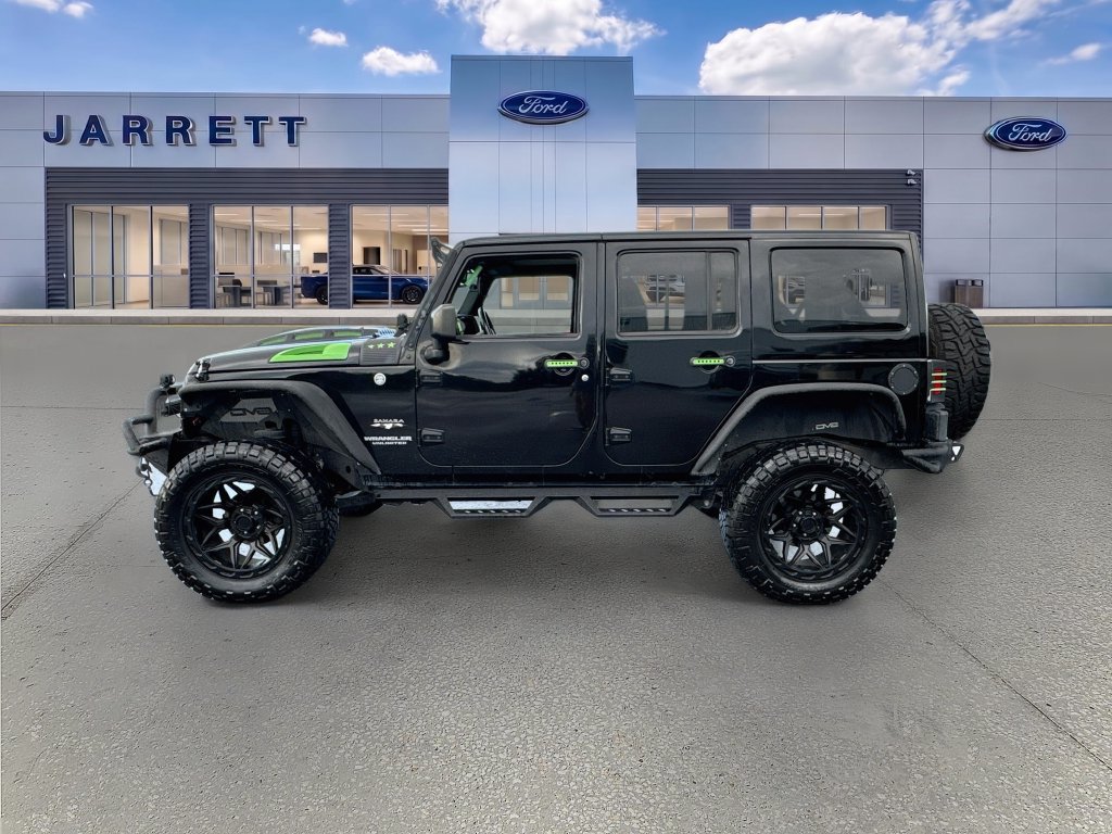 Used 2017 Jeep Wrangler Unlimited Sahara w/ Connectivity Group AWD/4WD image 4