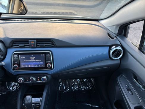 Used 2025 Nissan Versa SV image 34