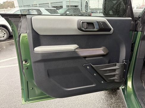 Used 2023 Ford Bronco Badlands image 11