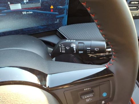 New 2026 Nissan Kicks SR image 23