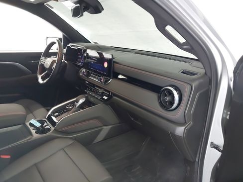 Used 2024 Chevrolet Colorado Z71 w/ Z71 Convenience Package 2 image 29