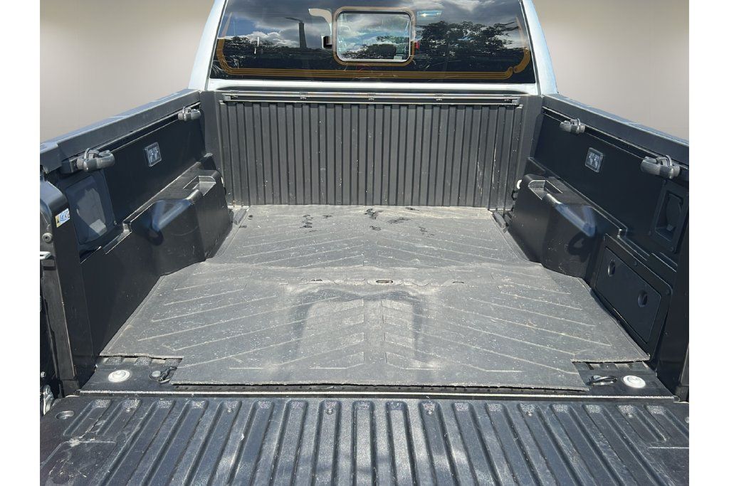 Used 2024 Toyota Tacoma Limited w/ Limited Package (LT) AWD/4WD image 17
