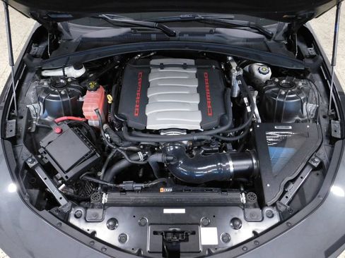 Used 2018 Chevrolet Camaro SS RWD image 13