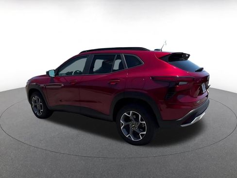 Used 2025 Chevrolet Trax LT FWD image 10