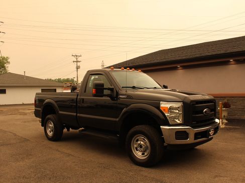 Used 2015 Ford F250 XL w/ Power Equipment Group AWD/4WD image 2