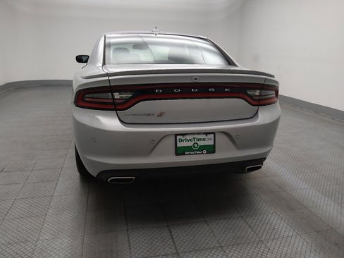 Used 2019 Dodge Charger SXT AWD/4WD image 6