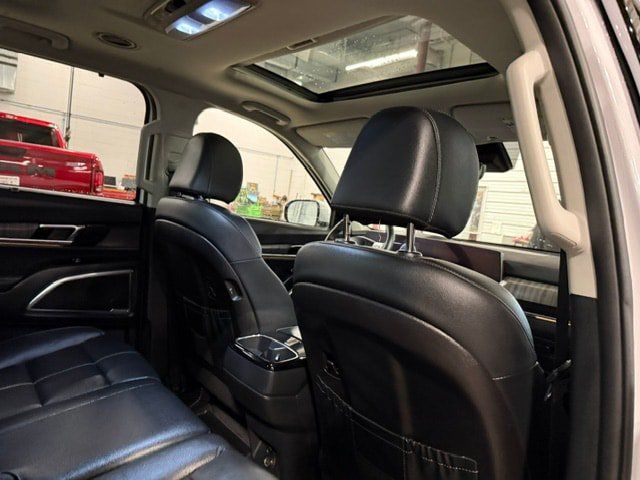 Used 2025 Kia Telluride SX AWD/4WD image 14