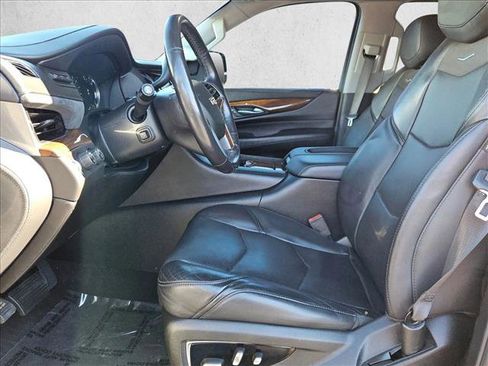Used 2018 Cadillac Escalade ESV Luxury image 17
