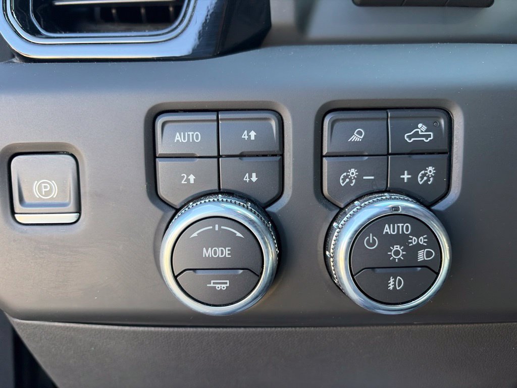 Used 2023 GMC Sierra 1500 AT4X w/ AT4X AEV Edition AWD/4WD image 11