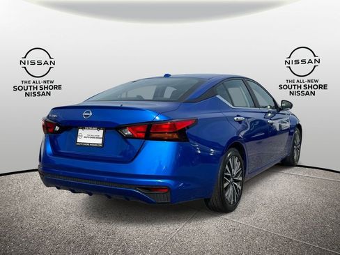 Used 2025 Nissan Altima 2.5 SV FWD image 5