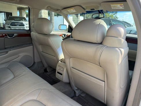 Used 2005 Cadillac De Ville w/ Equipment Group FWD image 23
