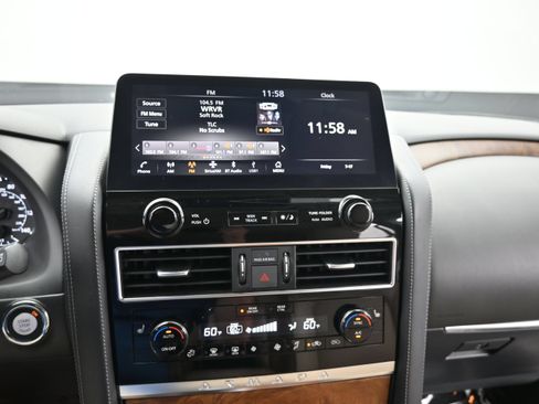 Used 2024 Nissan Armada SL w/ Captain's Chairs Package RWD image 18