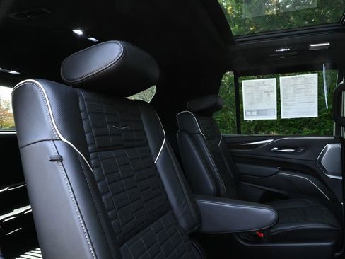 Used 2021 Cadillac Escalade Sport Platinum w/ Heavy-Duty Trailer Package image 39