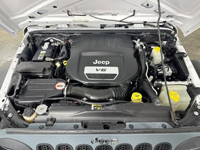 Used 2017 Jeep Wrangler Unlimited Sport w/ Connectivity Group AWD/4WD image 30