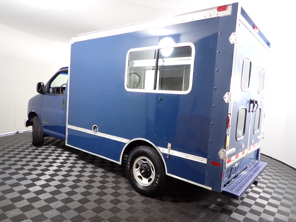 Used 1999 Chevrolet Express 3500 RWD image 9