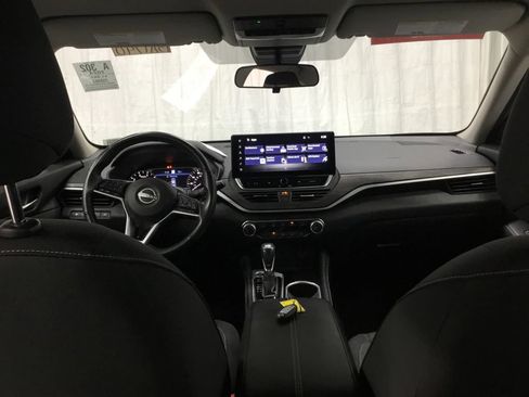 Used 2024 Nissan Altima 2.5 SV w/ SV Premium Package FWD image 30
