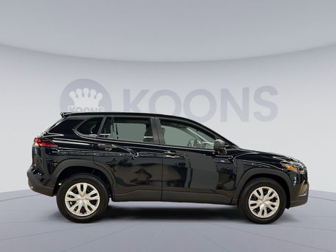 Used 2026 Toyota Corolla Cross L FWD image 12
