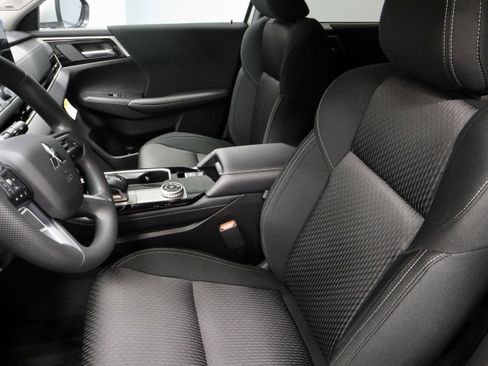 New 2026 Mitsubishi Outlander ES image 18