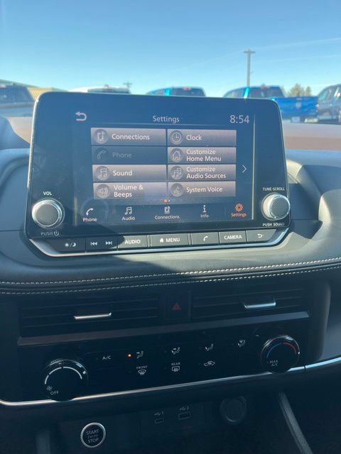 Used 2023 Nissan Rogue S AWD/4WD image 43