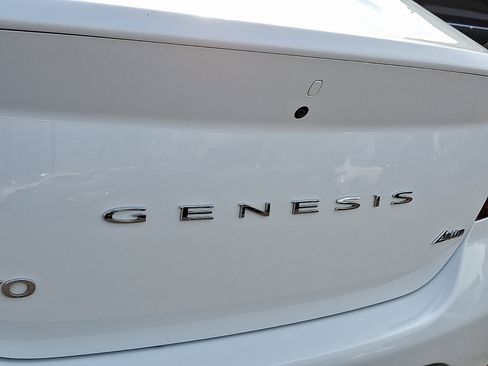 Used 2023 Genesis G70 2.0T image 30
